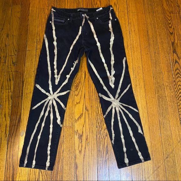 Custom bleached Levi’s - Picture 2 of 8